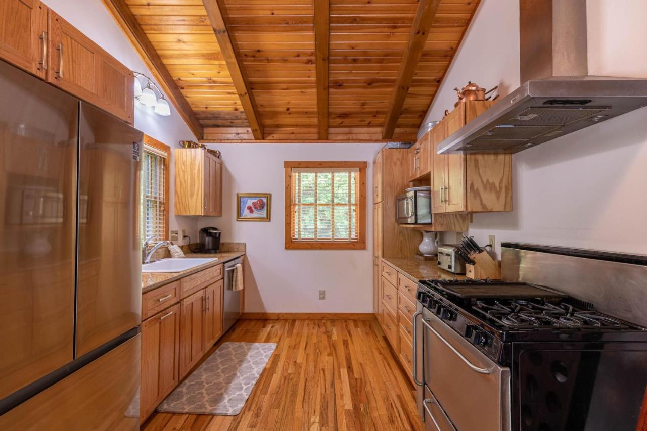 Villa Knotty Pine West Jefferson Exterior foto